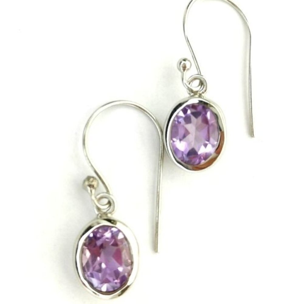Sterling silver oval cut lavender Amethyst drop earrings 🆕